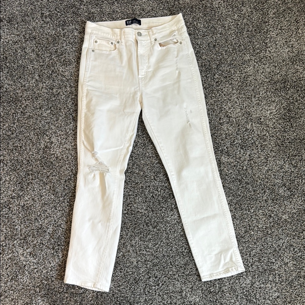 GAP White Cropped Ankle Jeans with Distressed Knee